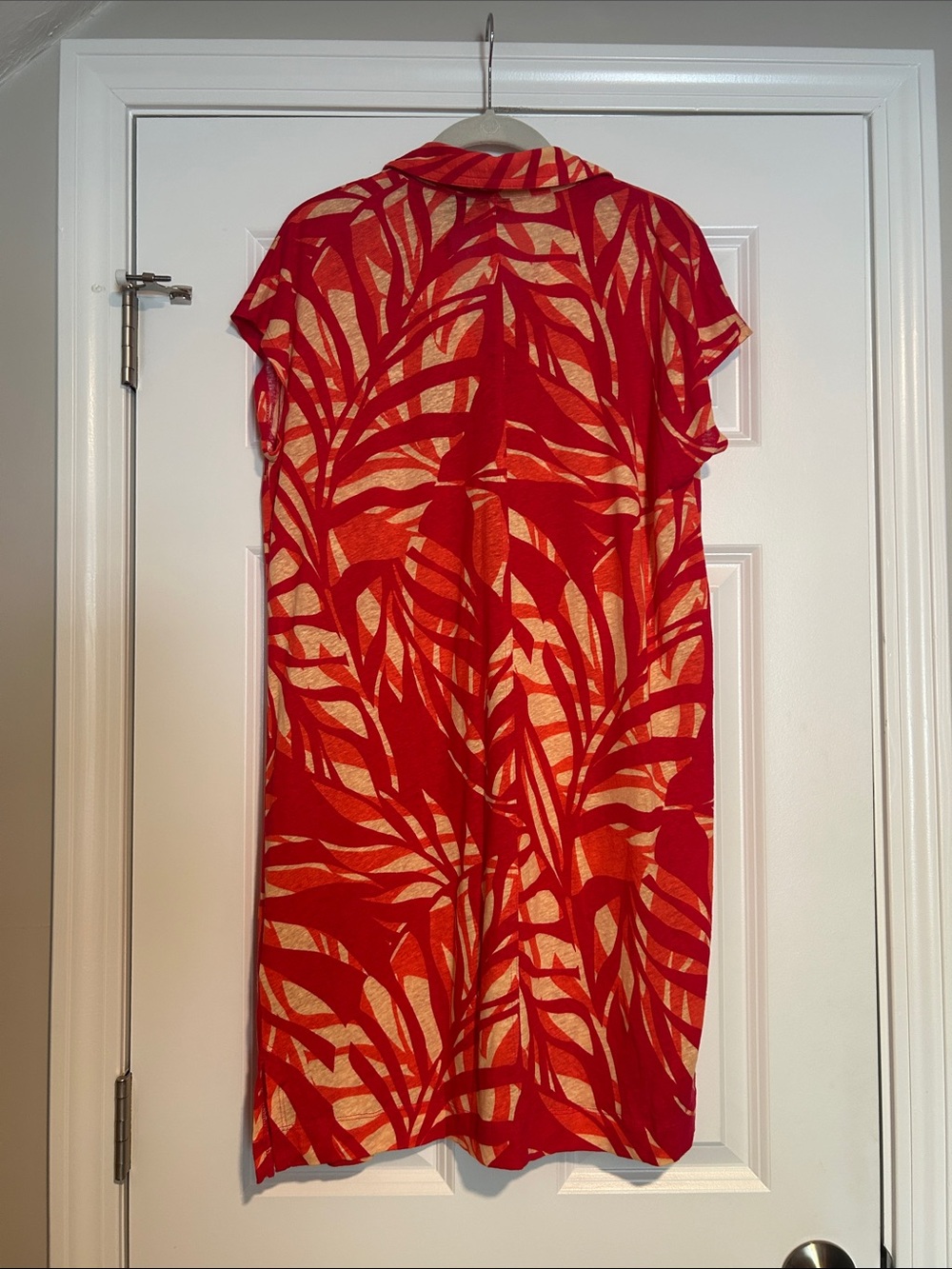 NWT Red & Coral Leaf Print Collared Swim Coverup Women's Size Medium - Picture 2 of 5